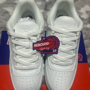 Nike White Athletic Shoes with Breathable Design